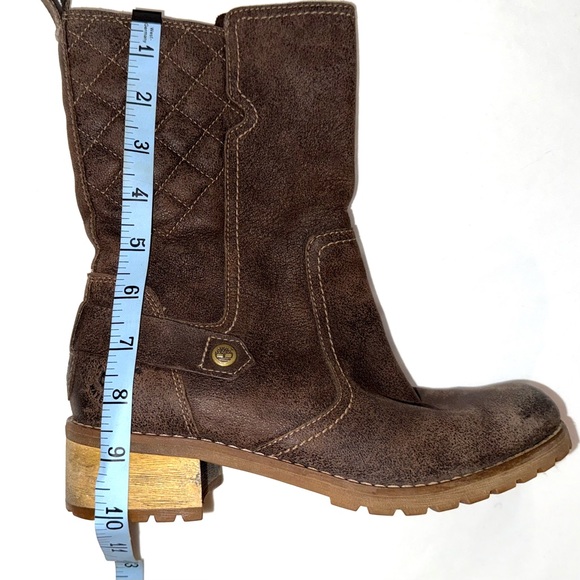 Brown distressed mid calf Timberland boots with quilted details - Picture 6 of 6